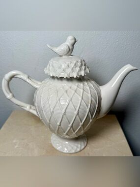 “Victorian Bird” White ceramic teapot by Grace’s Teaware. 4 Cups.